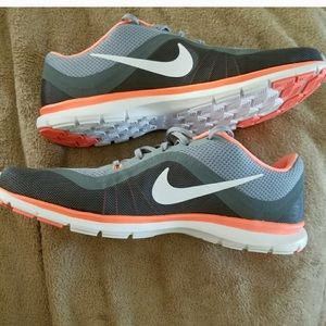 Women’s Nike Flex trainer 6